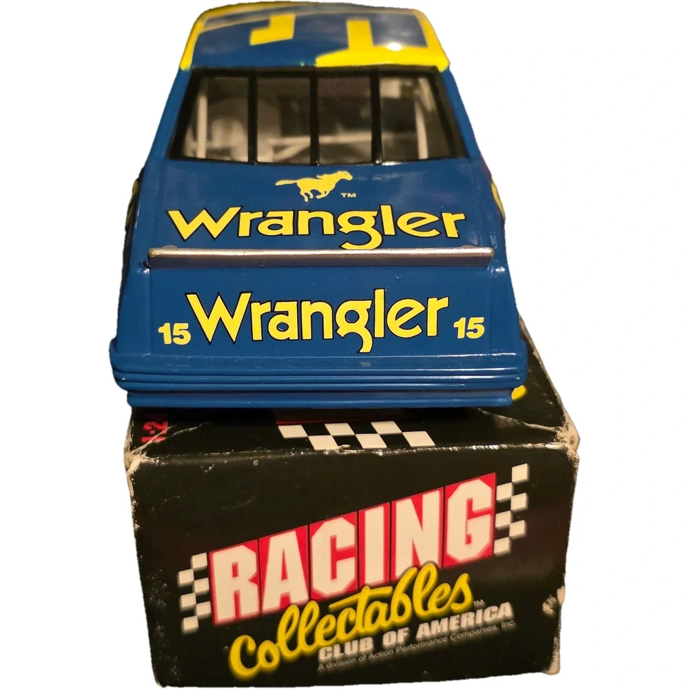 Dale Earnhardt 15 Wrangler RCCA 1:24 Scale Diecast Stock Car 1 of 10,000 Nascar